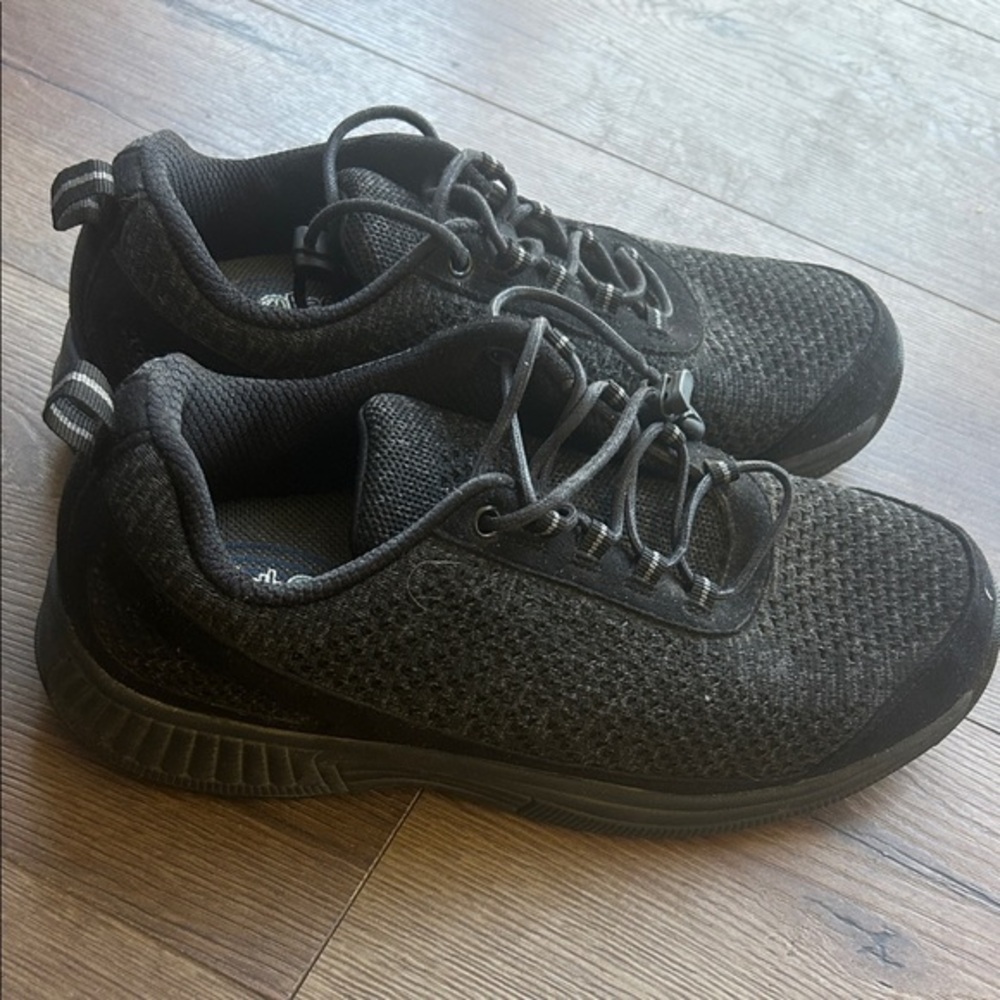 OrthoFeet Black Athletic Shoes ! 9.5